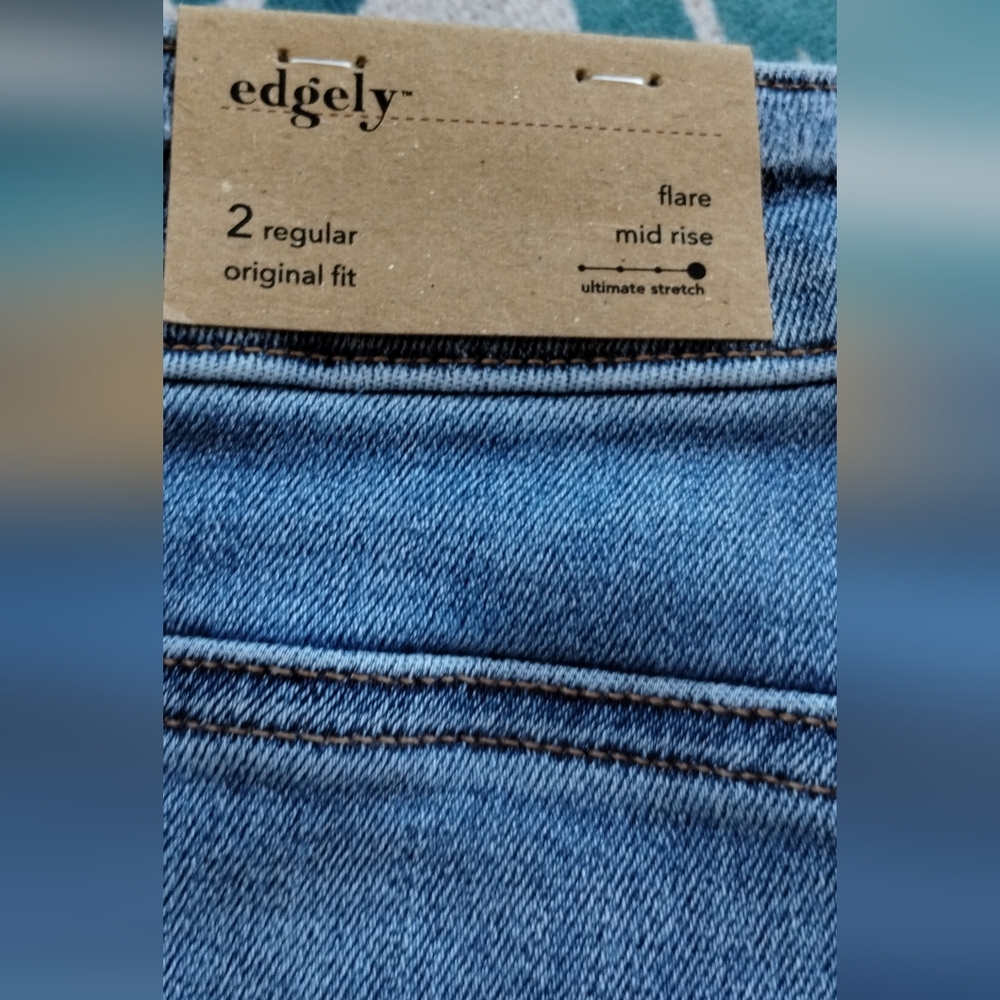 NWT Edgely Mid Rise Flare Jeans In Size 2 - Picture 6 of 8